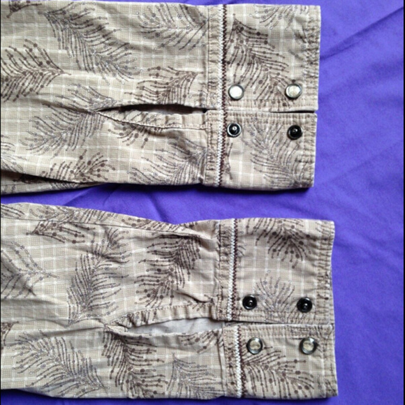 North Face Shirt Womens M Long Sleeve Taupe Brown - Picture 6 of 8